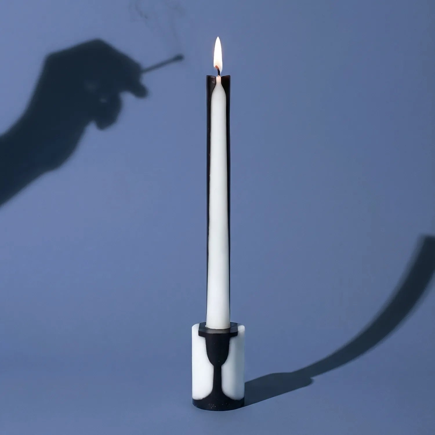 Illusion Candle - Black & White