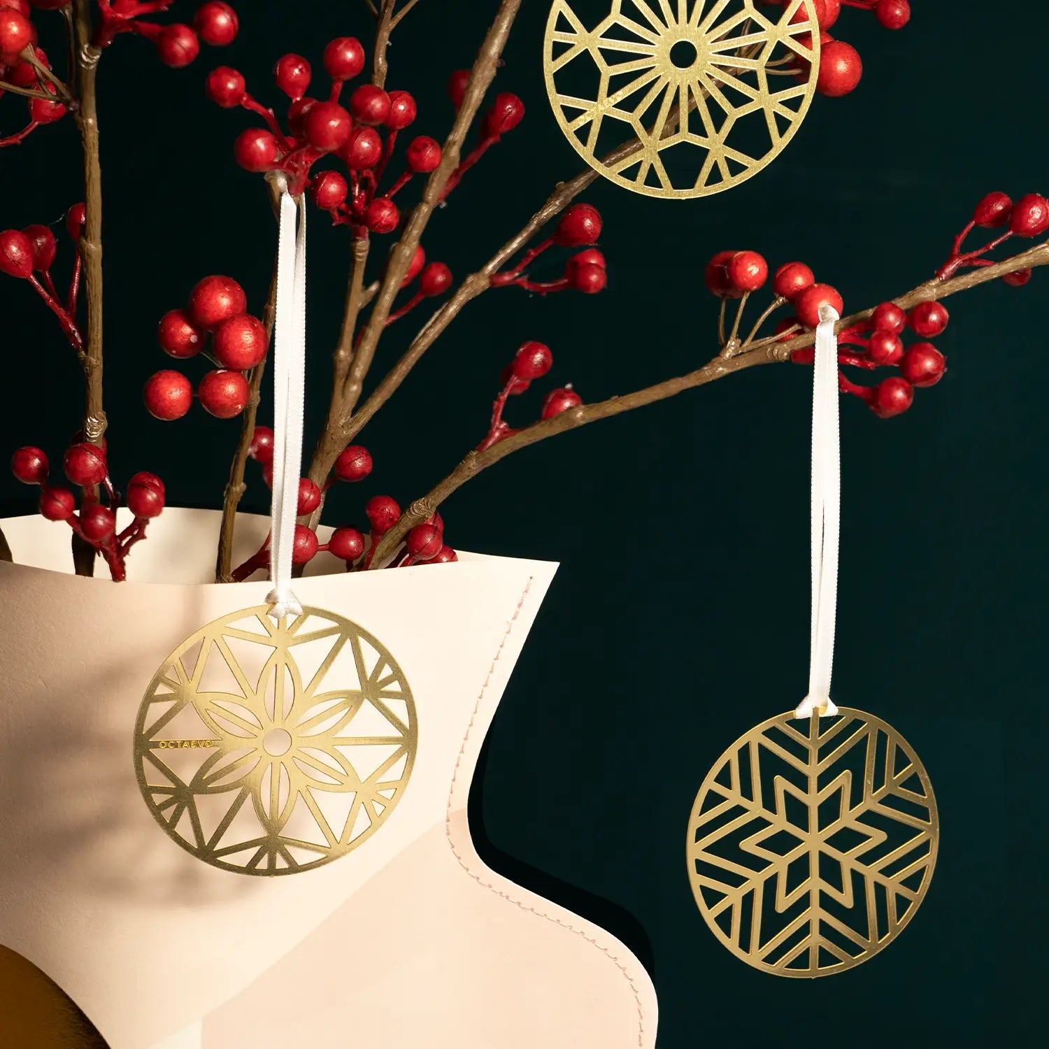 OCTAEVO Bookmark - Christmas Bauble 1