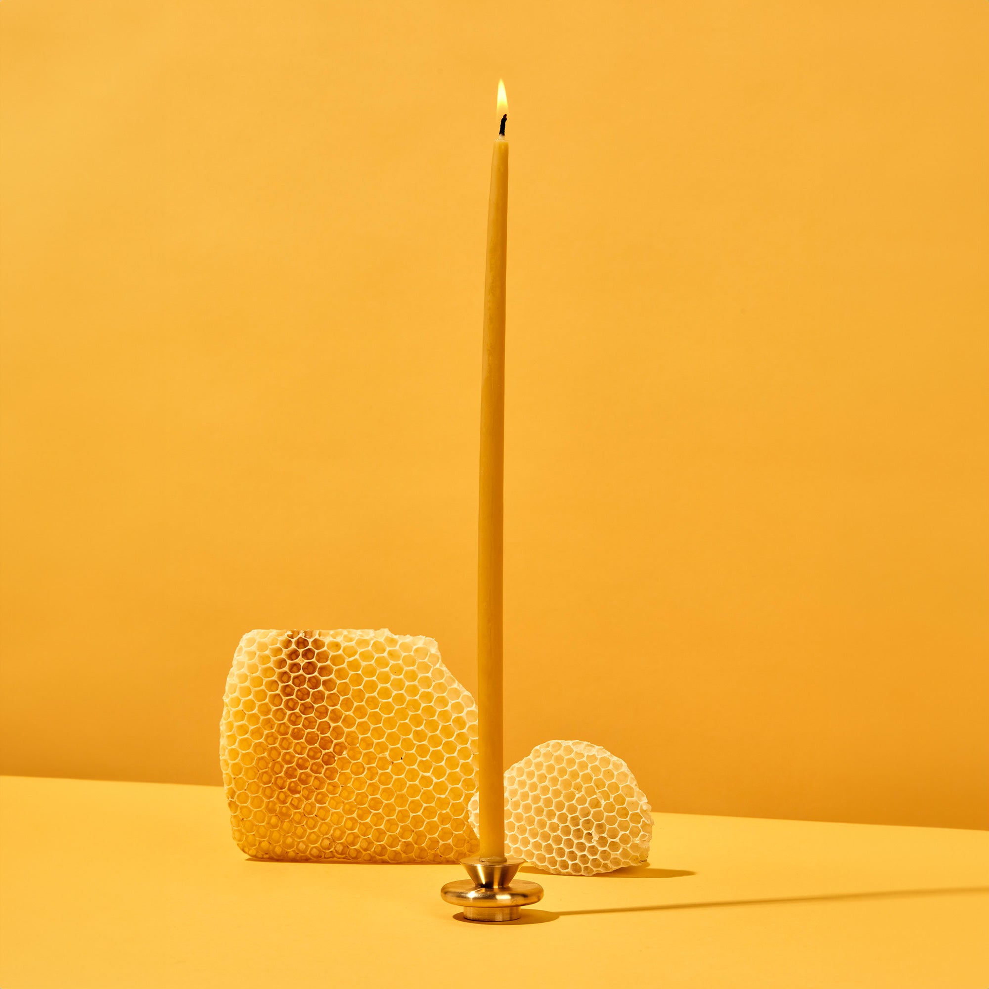 Thin Beeswax Natural + Brass Holder XS