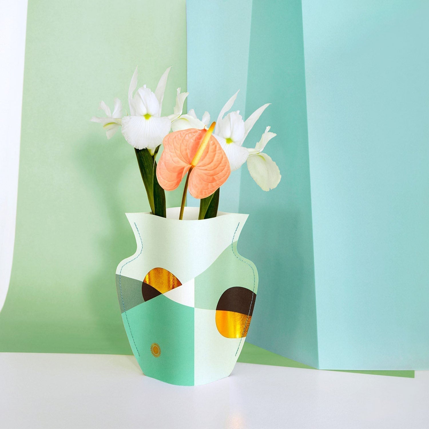 Mini Paper Vase Siena in mint by OCTAEVO